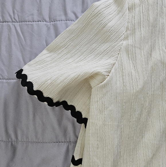 SHEIN Cream with Black Trim Skirt Set. Size XL - Picture 5 of 8